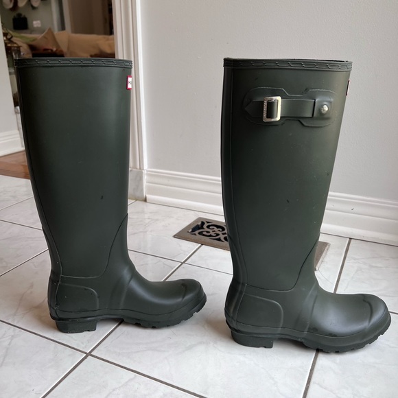 Hunter women’s original tall rain boots - size US 6 - Picture 4 of 9